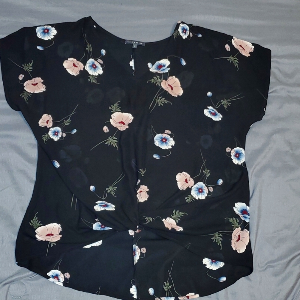 West Kei Knot Front Black and Floral M Top